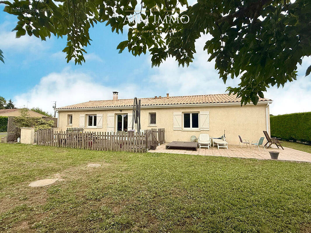 Maison à QUEYSSAC