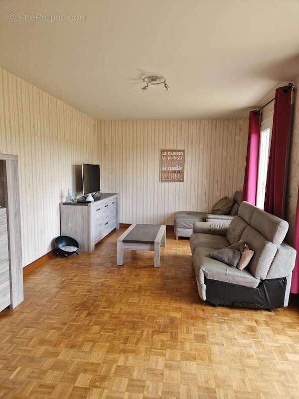 Maison à SAINT-THURIAU