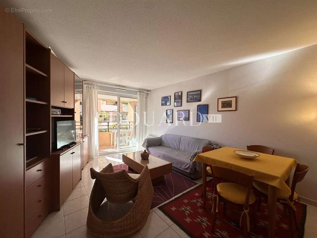 Appartement à ROQUEBRUNE-CAP-MARTIN