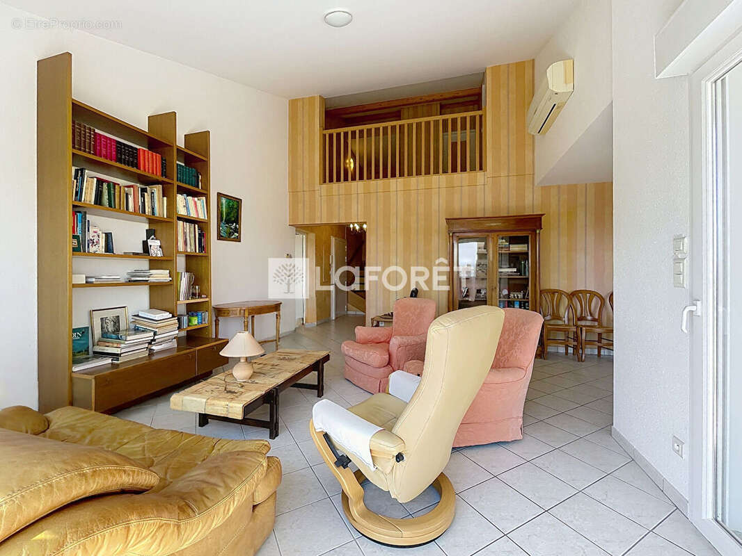Appartement à GUILHERAND-GRANGES
