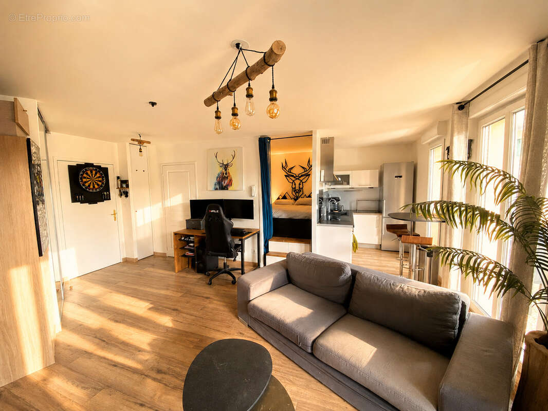 Appartement à SAINT-GENIS-LAVAL