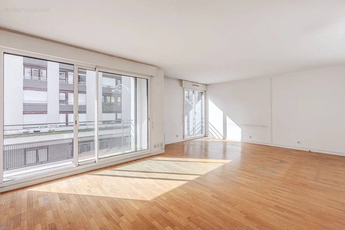 Appartement à PARIS-12E