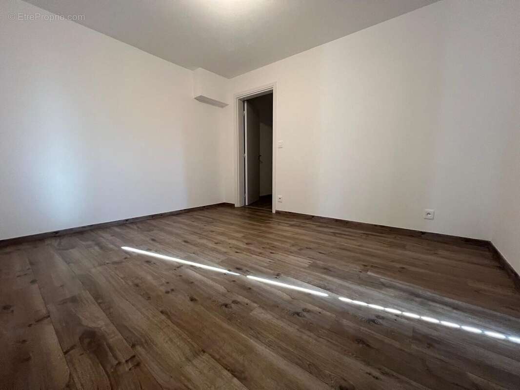 Chambre 2 - Appartement à BAYONNE