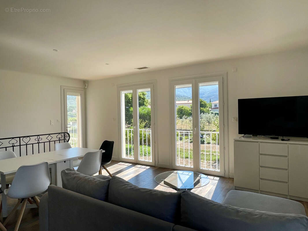 Exclusivité au pied du massif des albères : villa 4 faces rénovée de 146 m2 avec piscine et garage - photo 7