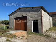 Commerce à LES ARTIGUES-DE-LUSSAC