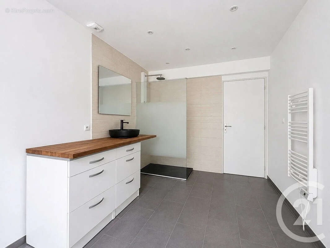 Maison 100 m² à Ville-Saint-Jacques  - photo 5