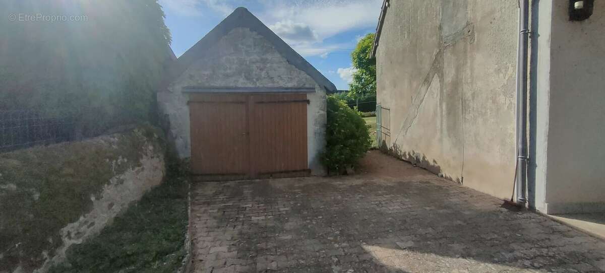Maison à VENDENESSE-LES-CHAROLLES