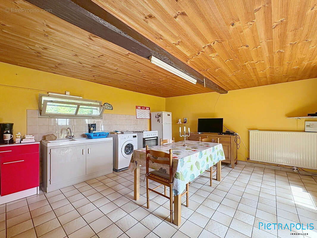 Maison 63 m² à Saint-Symphorien-De-Lay  - photo 5