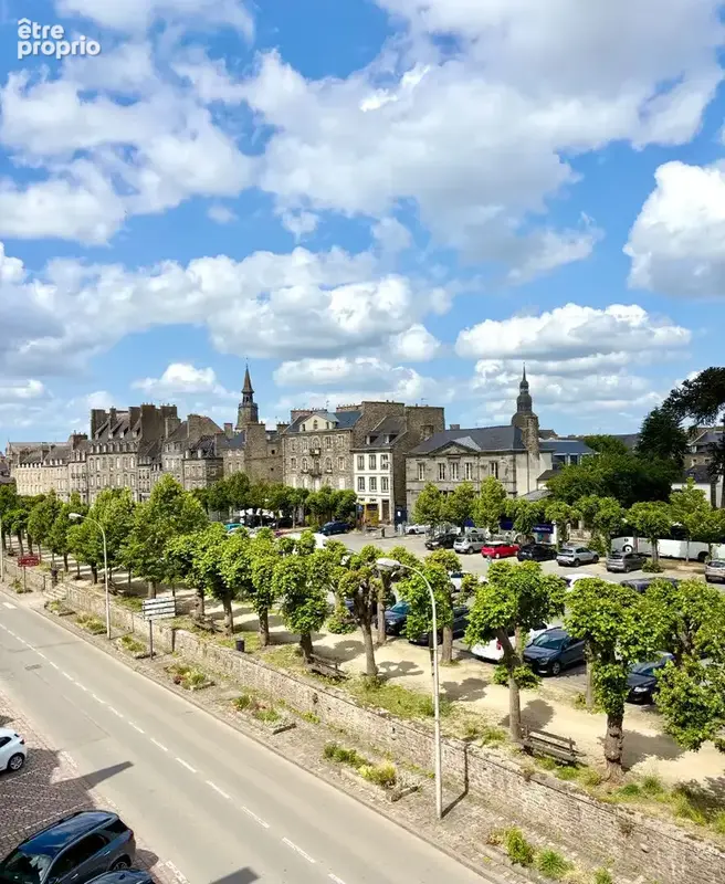 DINAN / Appartement  T2 de charme au coeur de la cité médiévale avec vue degagée - photo 2