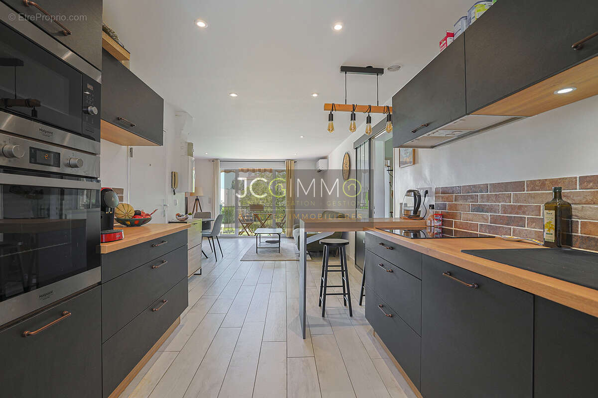 Appartement T3 - 56,05m2 + Garage + Cave (25,6 m2) + Terrasse - Le Pradet 'Les Gravettes' - photo 6