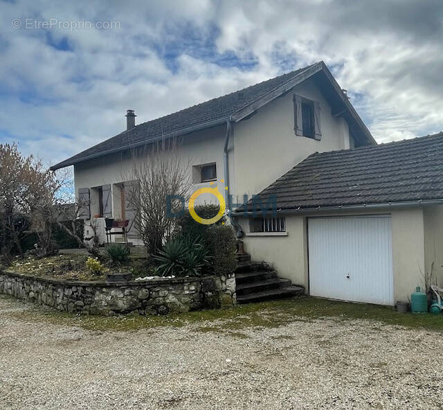 Maison à LOMPNIEU