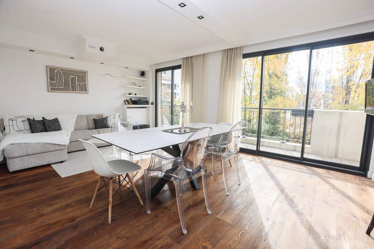Appartement à NEUILLY-SUR-SEINE