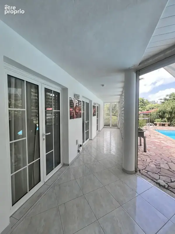 FORT-DE-FRANCE – Villa avec piscine et bungalow indépendant - photo 7