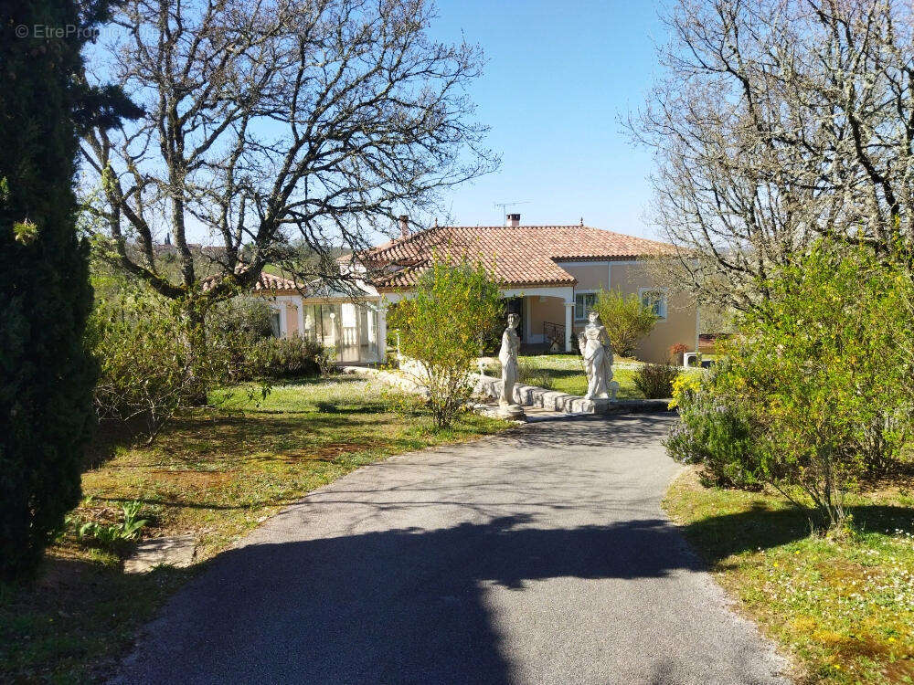 entree - Maison à CAHORS