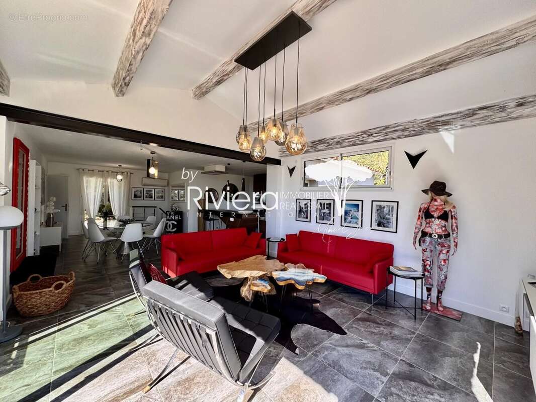 CAVALAIRE - Superbe villa contemporaine  - 5 chambres - bell - photo 15