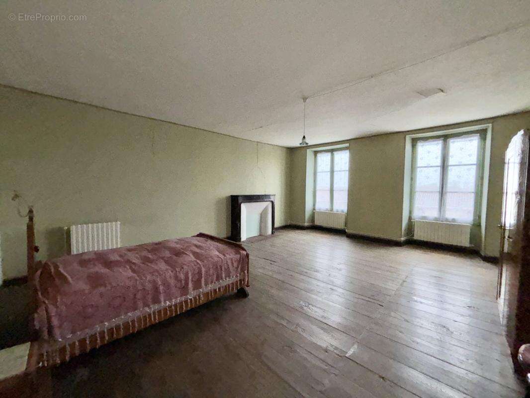 Maison à VIEUX-RUFFEC