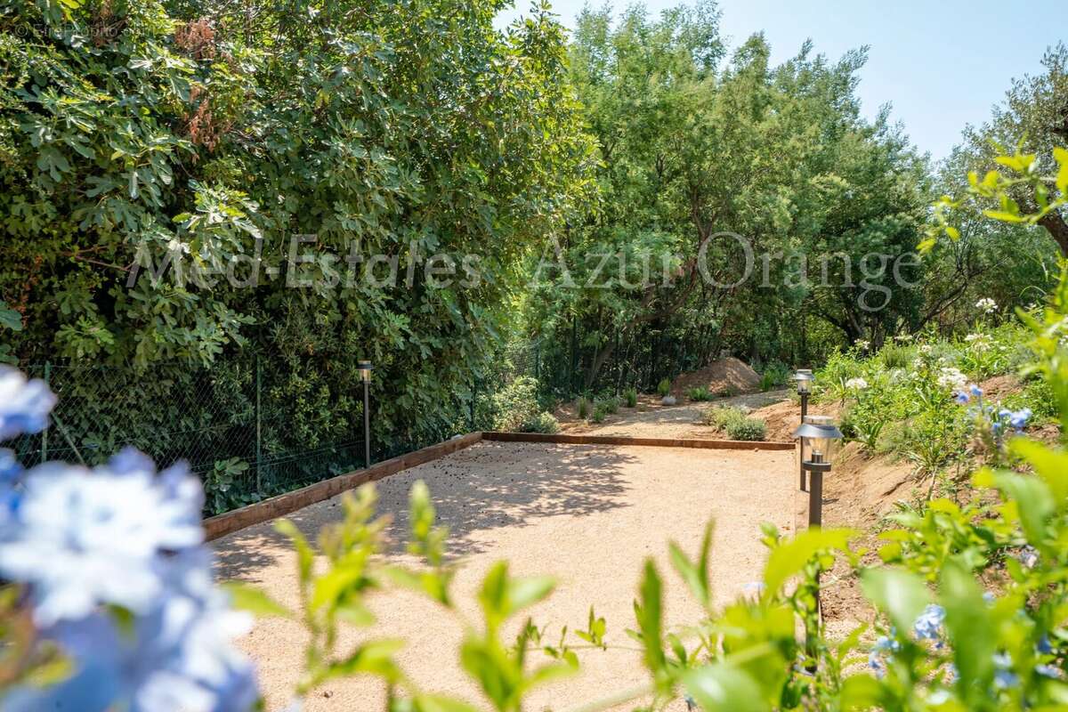 Élégante villa provençale rénovée avec vue mer – Domaine privé à Grimaud - photo 37