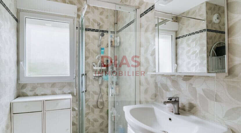 Appartement à LE PLESSIS-TREVISE