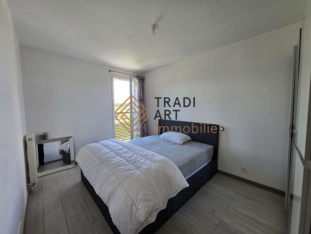 Appartement à FLEURY-MEROGIS