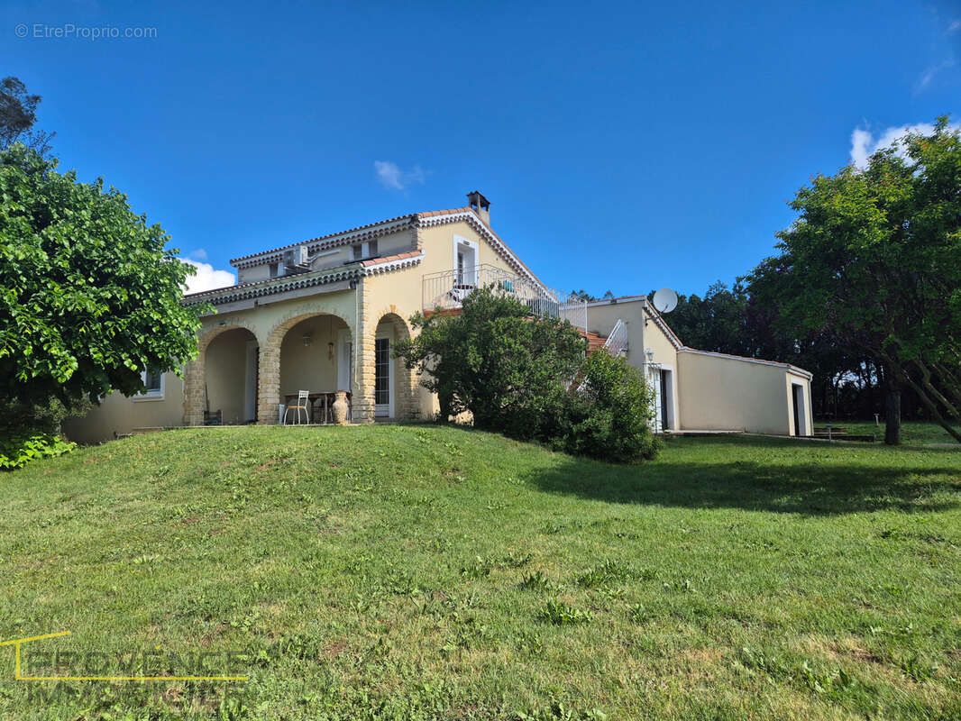 Maison à MONTELIMAR