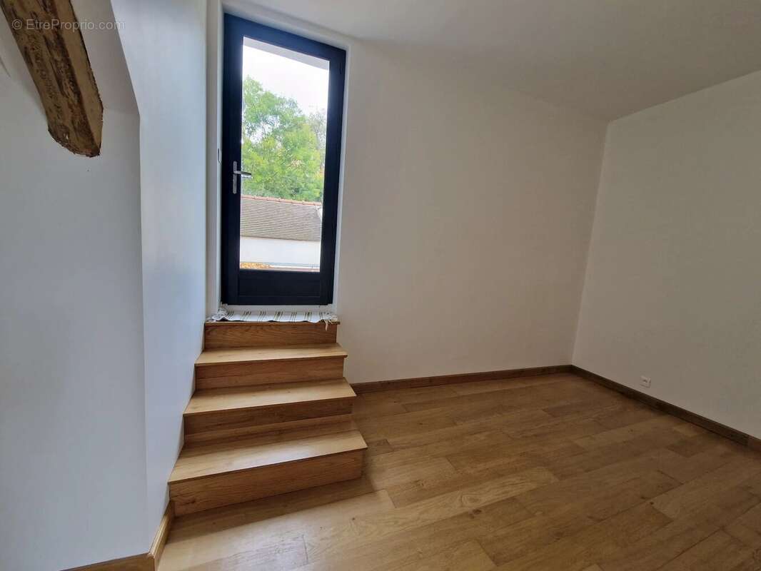 Maison à VOISINS-LE-BRETONNEUX