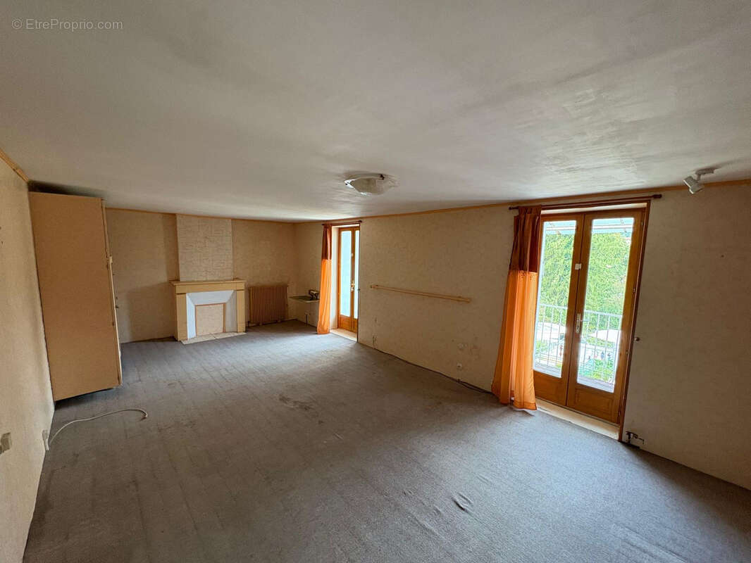 Maison à SAINT-AMANS-SOULT