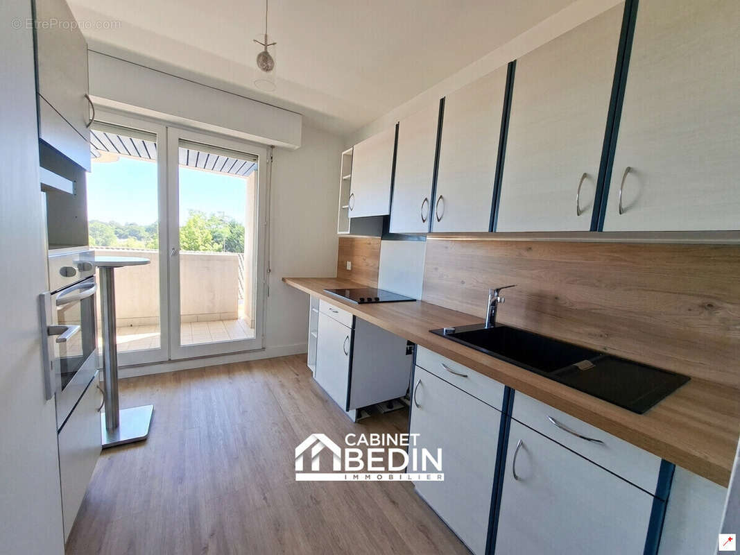 Appartement 71 m² à Merignac  - photo 4
