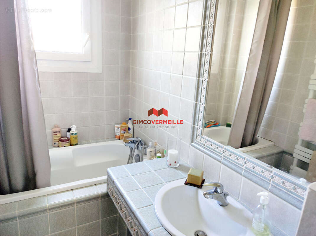 Appartement à LA CELLE-SAINT-CLOUD