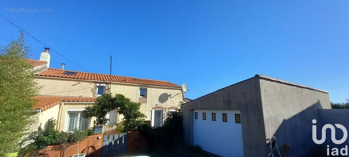 Photo 1 - Maison à BAZOGES-EN-PAILLERS