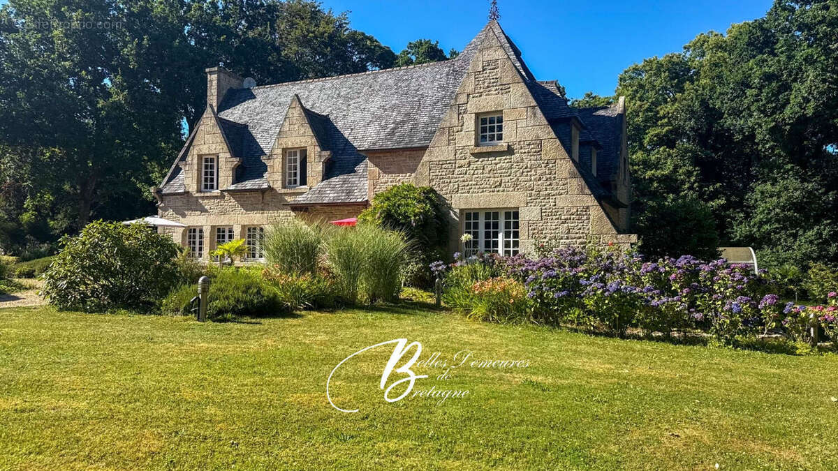 A vendre belle demeure sur plus d'un hectare avec piscine à 10 minutes de Morlaix, Finistère - photo 3