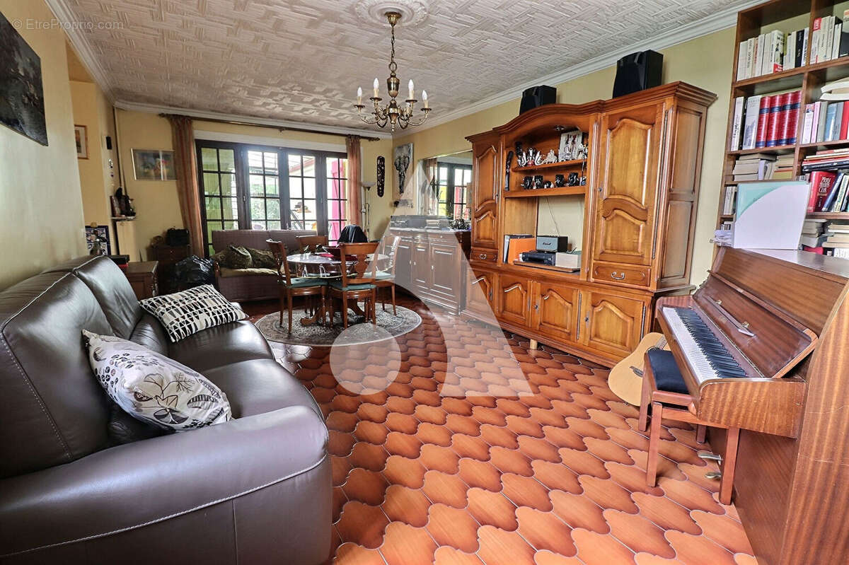 Maison à MERY-SUR-OISE