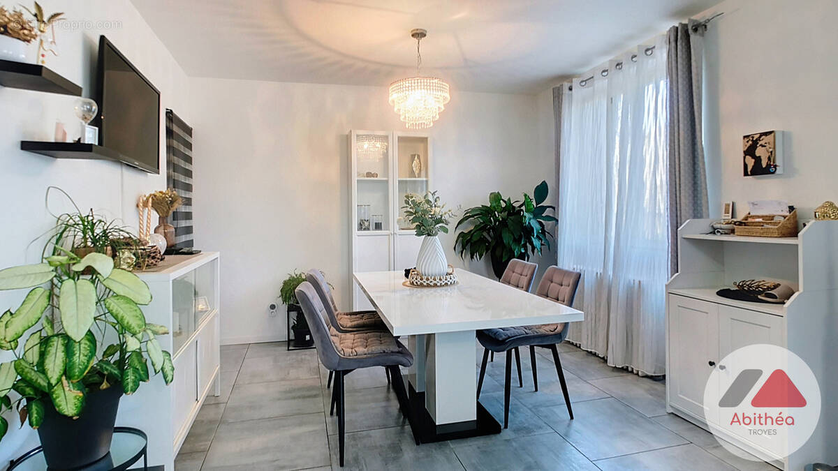 Maison à SAINT-ANDRE-LES-VERGERS