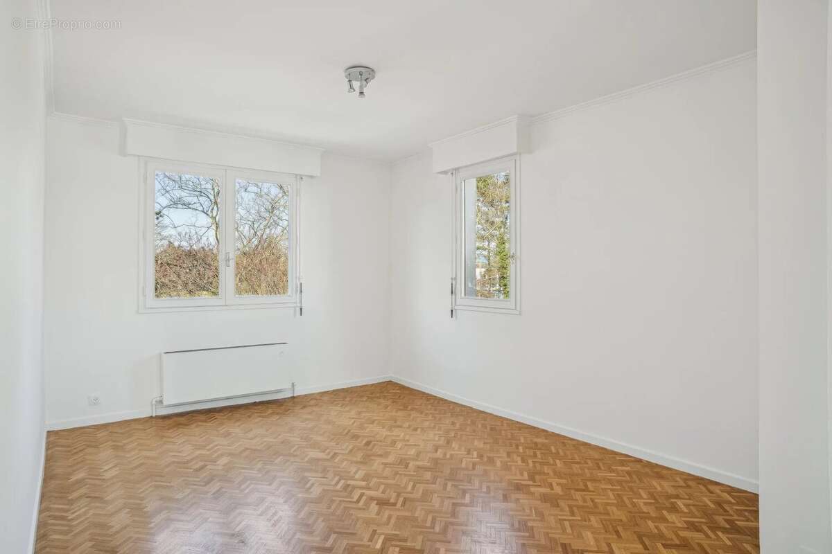 Appartement à CHARBONNIERES-LES-BAINS