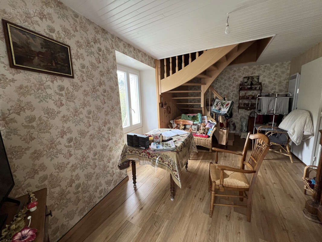 Appartement à MONTPEZAT-SOUS-BAUZON