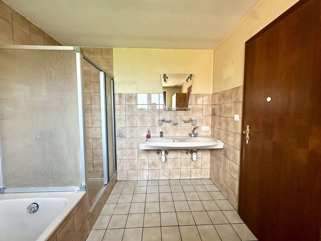 Vendenheim   spacieux duplex 6 pièces avec cour privative et beau potentiel - photo 8