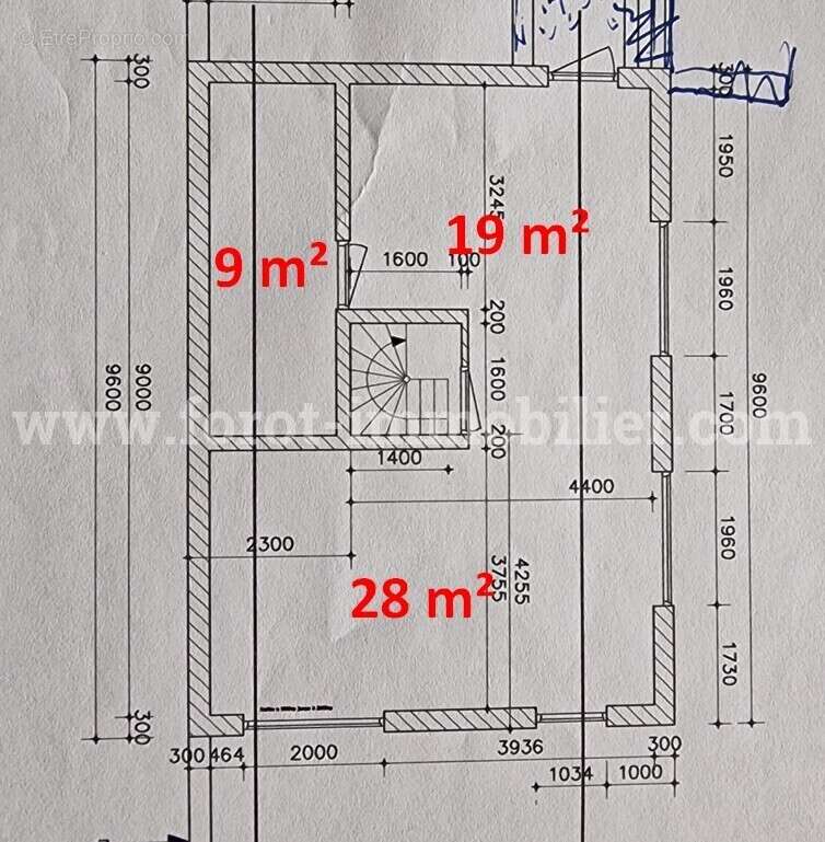 Maison à SAINT-SAUVEUR-DE-MONTAGUT