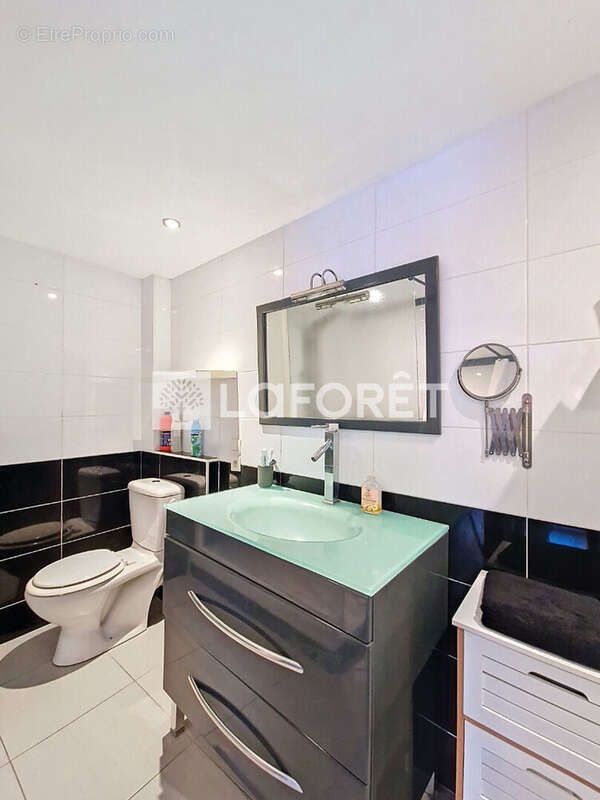 Maison à PEZILLA-LA-RIVIERE