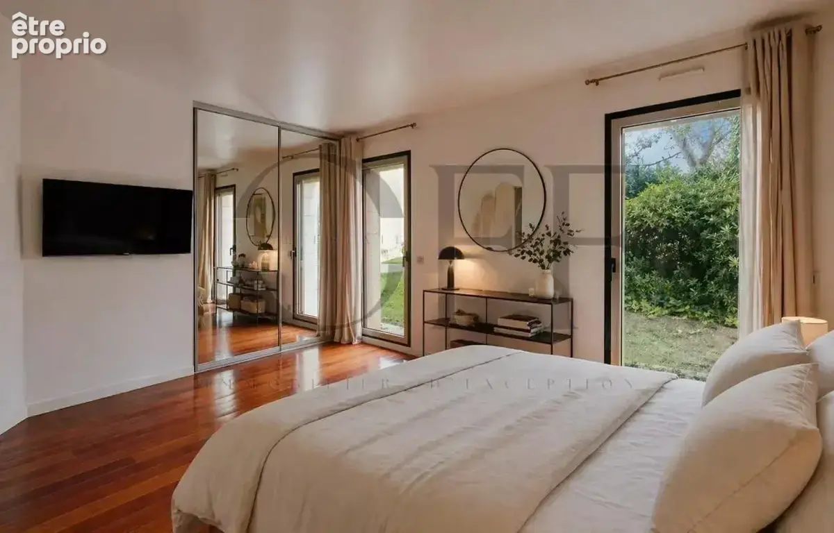 Marseille 13007 – Rez- de-jardin résidence sécurisée - Roucas-Blanc – 3 chambres 150 m² avec jardin privatif - photo 3