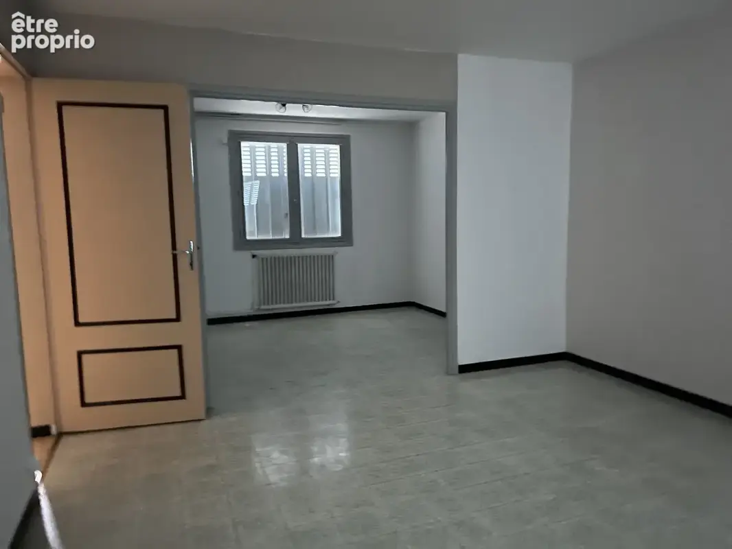 Maison de ville a redécorer avec jardin clos et garage - photo 4