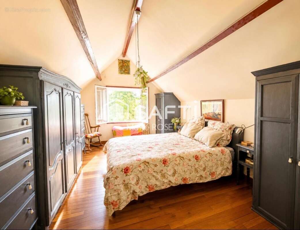 Maison 175 m² à Fontenay-Le-Vicomte  - photo 4