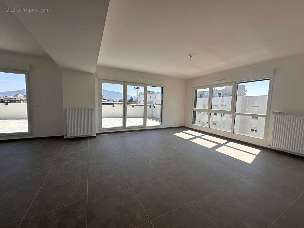 Ambilly - Quartier Croix d'Ambilly  - Appartement T4 avec une magnifique terrasse - photo 8