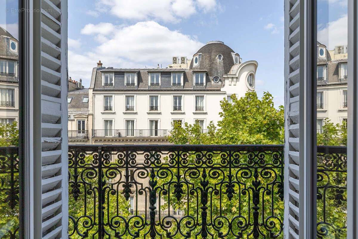 Appartement à PARIS-3E