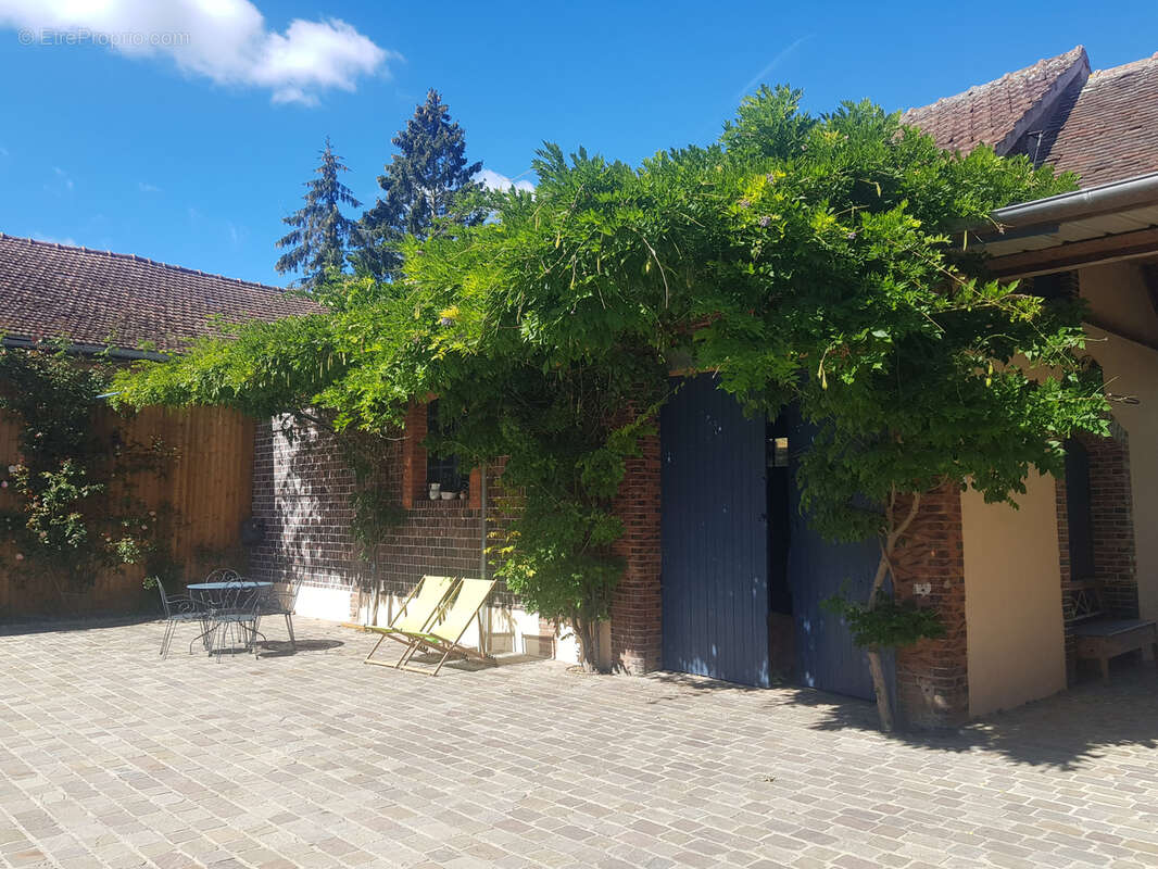Maison à CHATEAUNEUF-EN-THYMERAIS