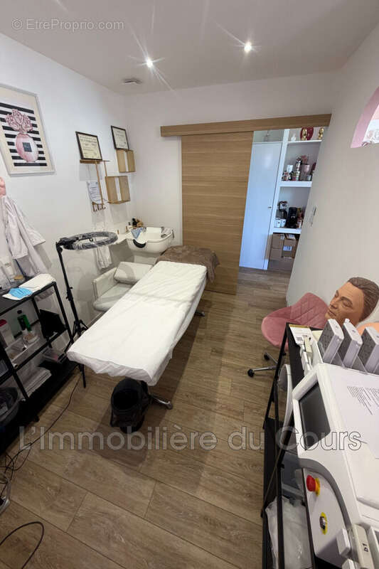 Commerce 51 m² à Martigues  - photo 9