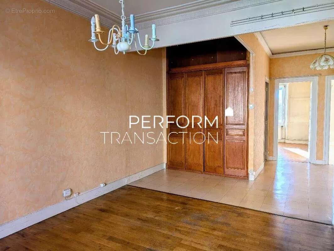 Appartement à FONTAINE