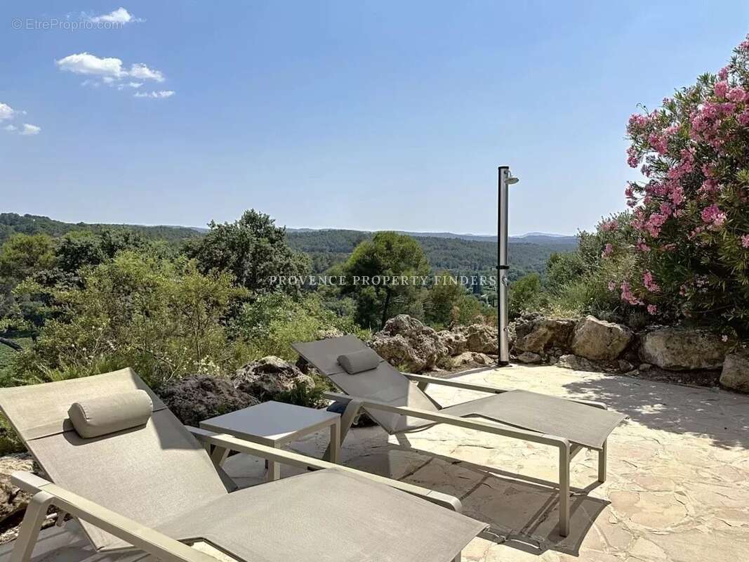 Maison à ENTRECASTEAUX