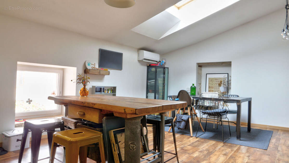 Appartement à SAINT-PAUL-TROIS-CHATEAUX