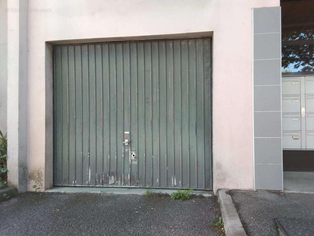 Parking à ECHIROLLES