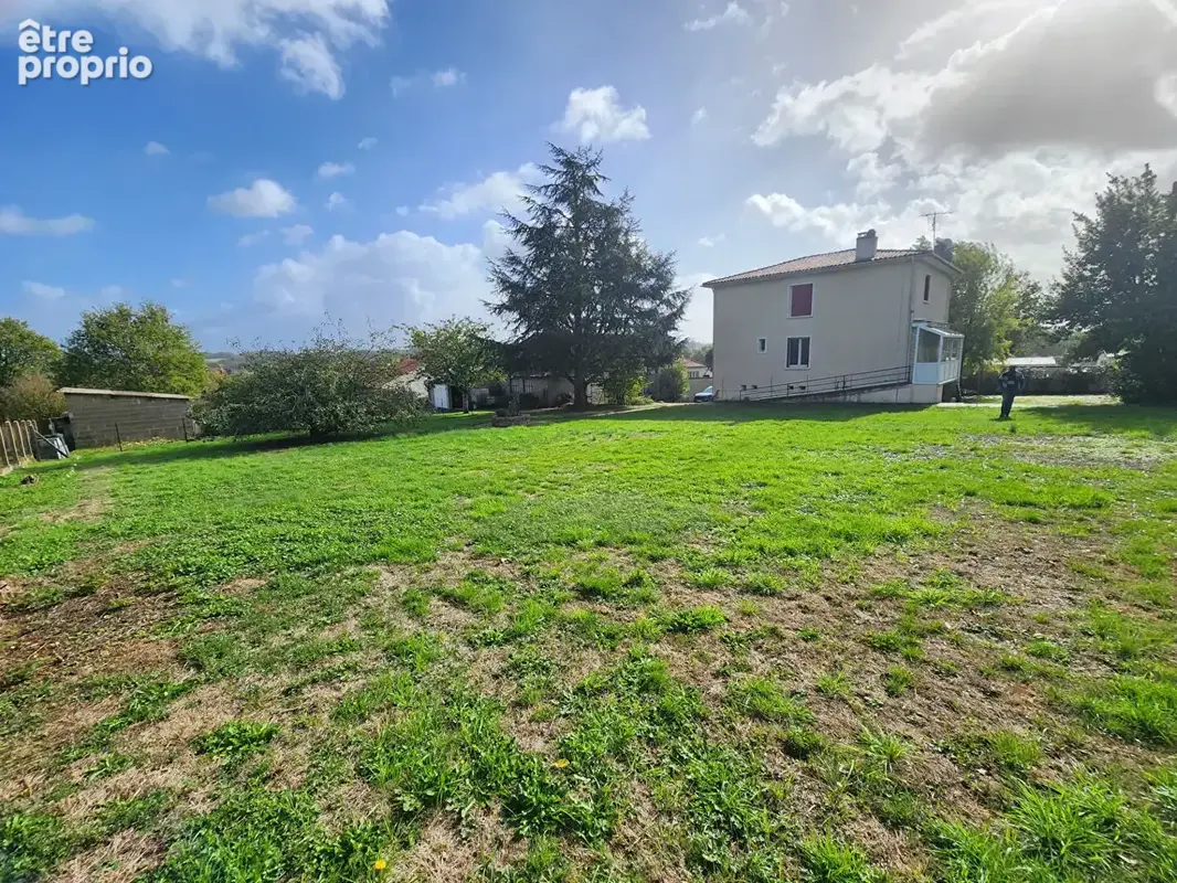 Ansac-sur-Vienne -Grande maison familiale de 4 à 5 chambres, dotée d'un jardin avec atelier (idéal pour une activité professionn - photo 19