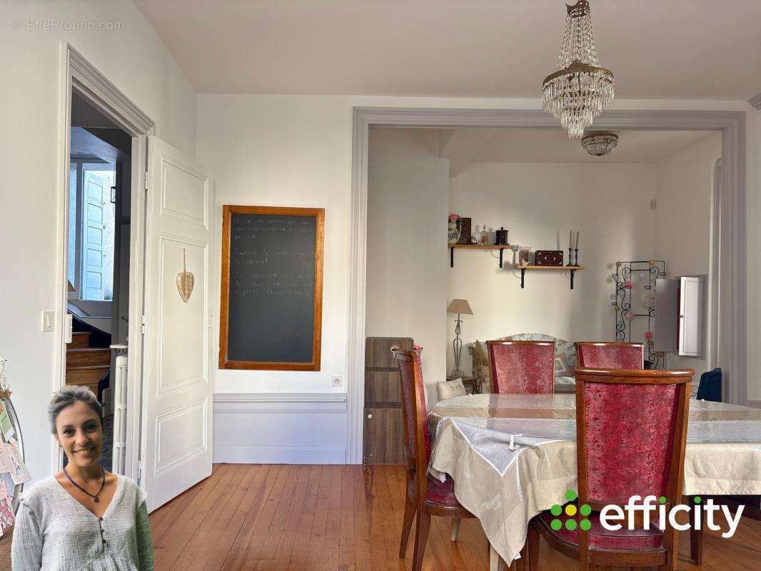 Appartement à SURY-LE-COMTAL